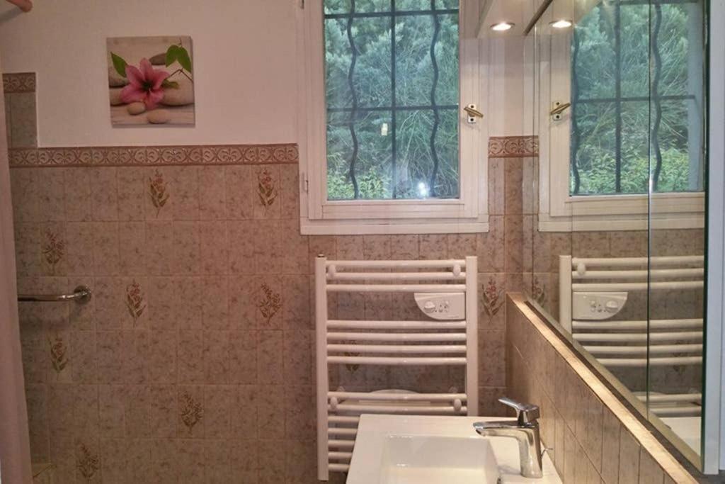 Villa La Lurette, Appartement Et Studio Saint-Etienne-les-Orgues Bagian luar foto