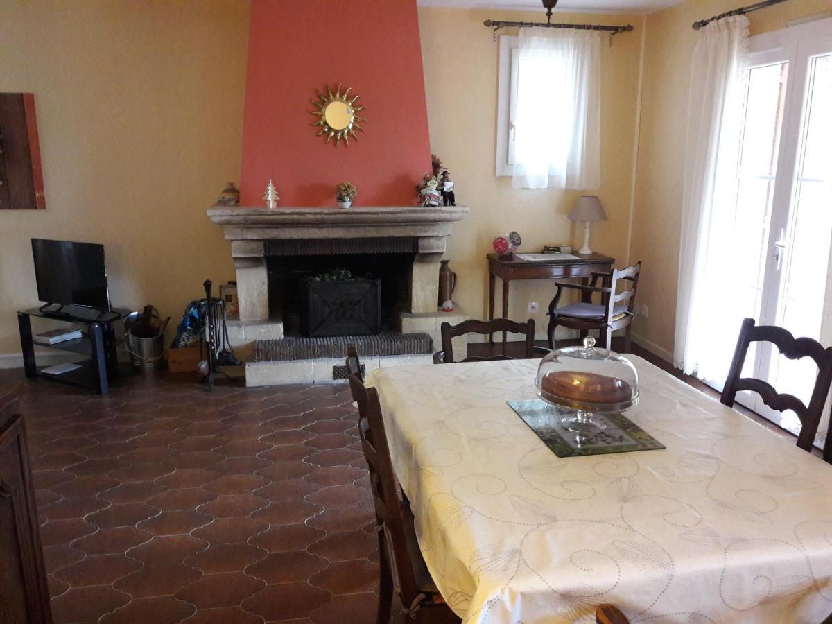 Villa La Lurette, Appartement Et Studio Saint-Etienne-les-Orgues Bagian luar foto