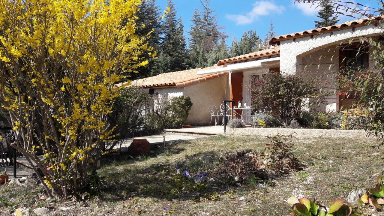 Villa La Lurette, Appartement Et Studio Saint-Etienne-les-Orgues Bagian luar foto
